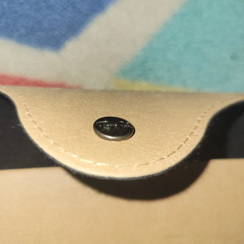 Ray-Ban Tan Faux Leather Sunglasses Case Snap Closure Soft Lining Accessory‎